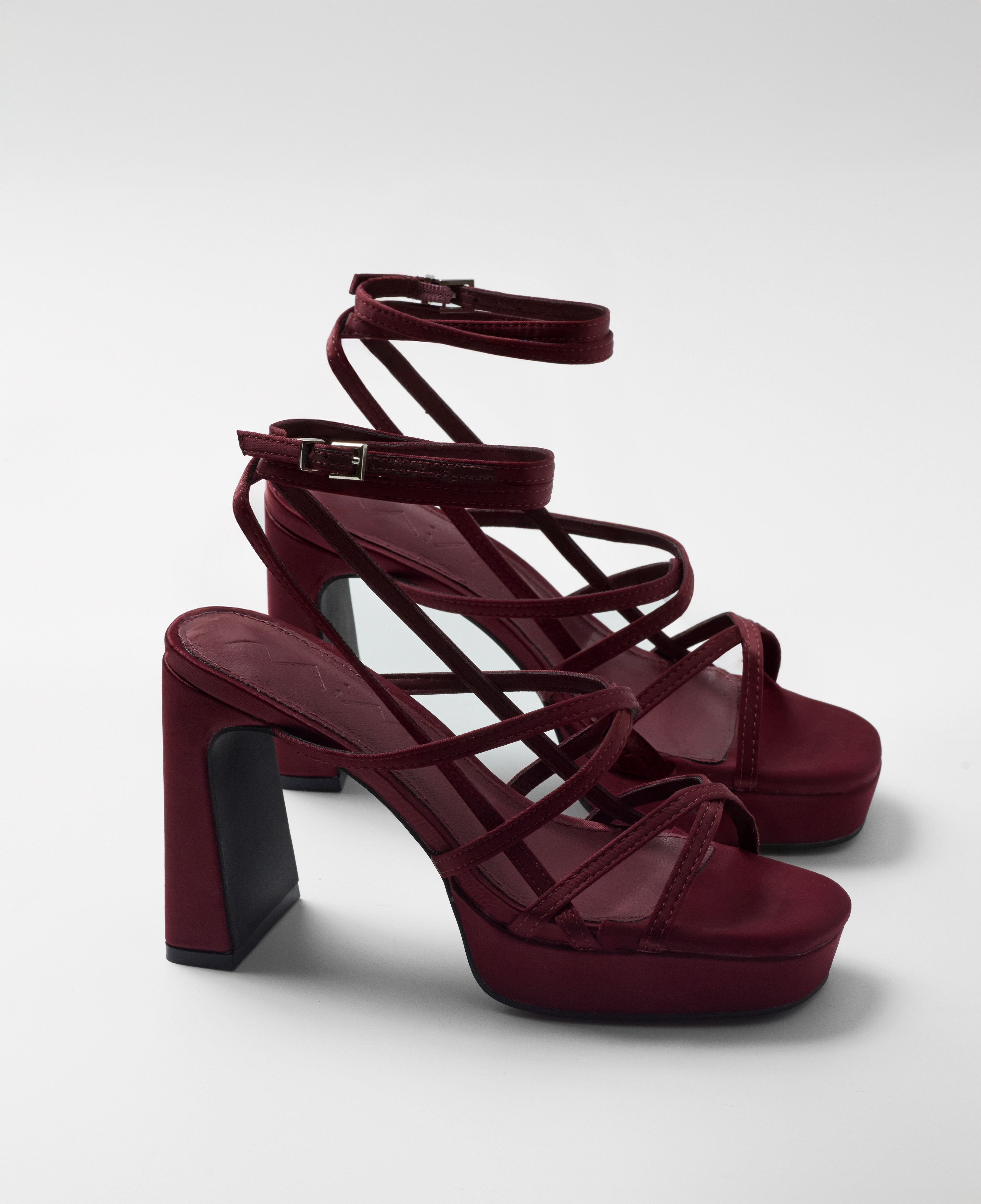 Mim shoes Sandalia de tacón NORI BURDEOS SATIN