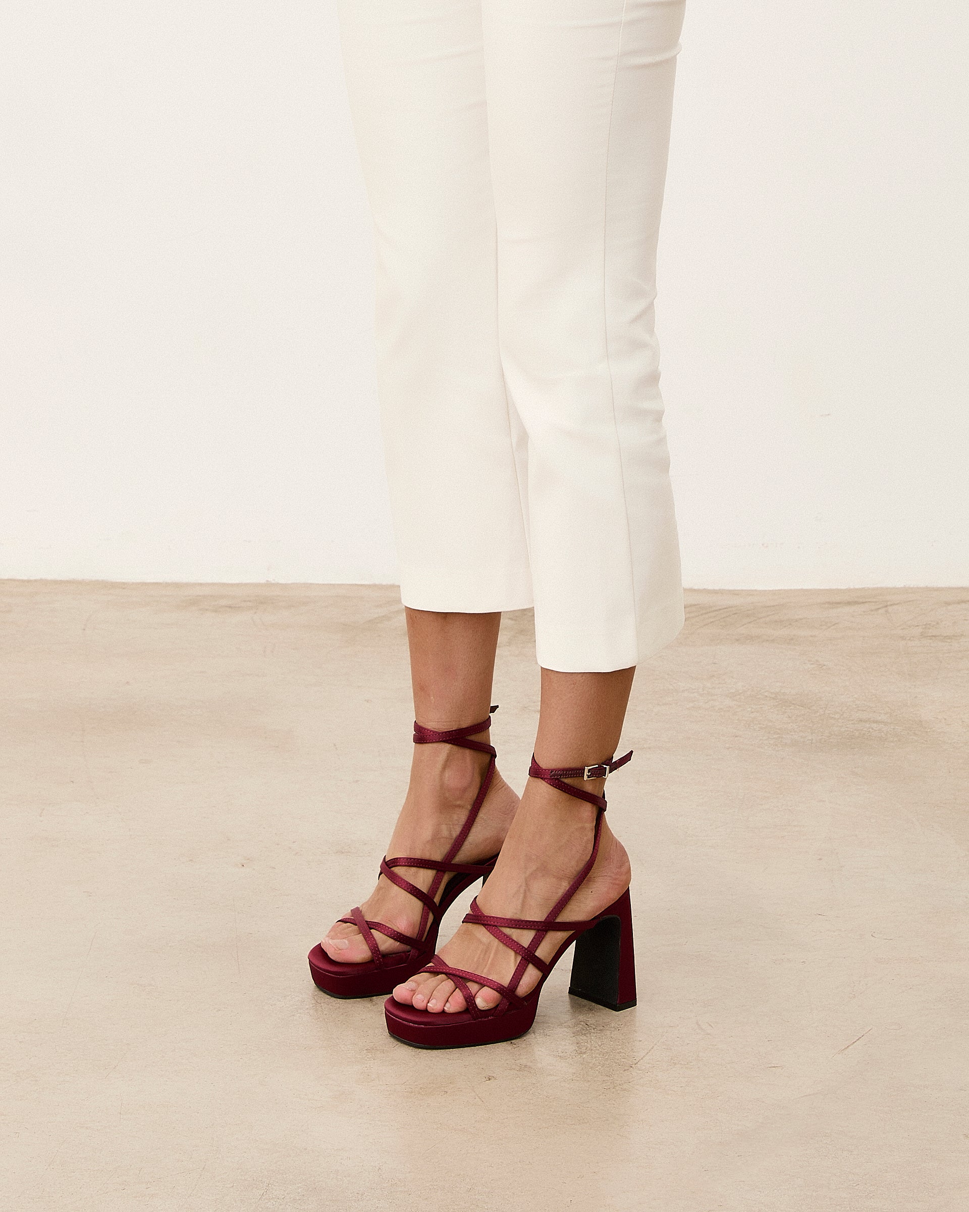 Mim shoes Sandalia de tacón NORI BURDEOS SATIN