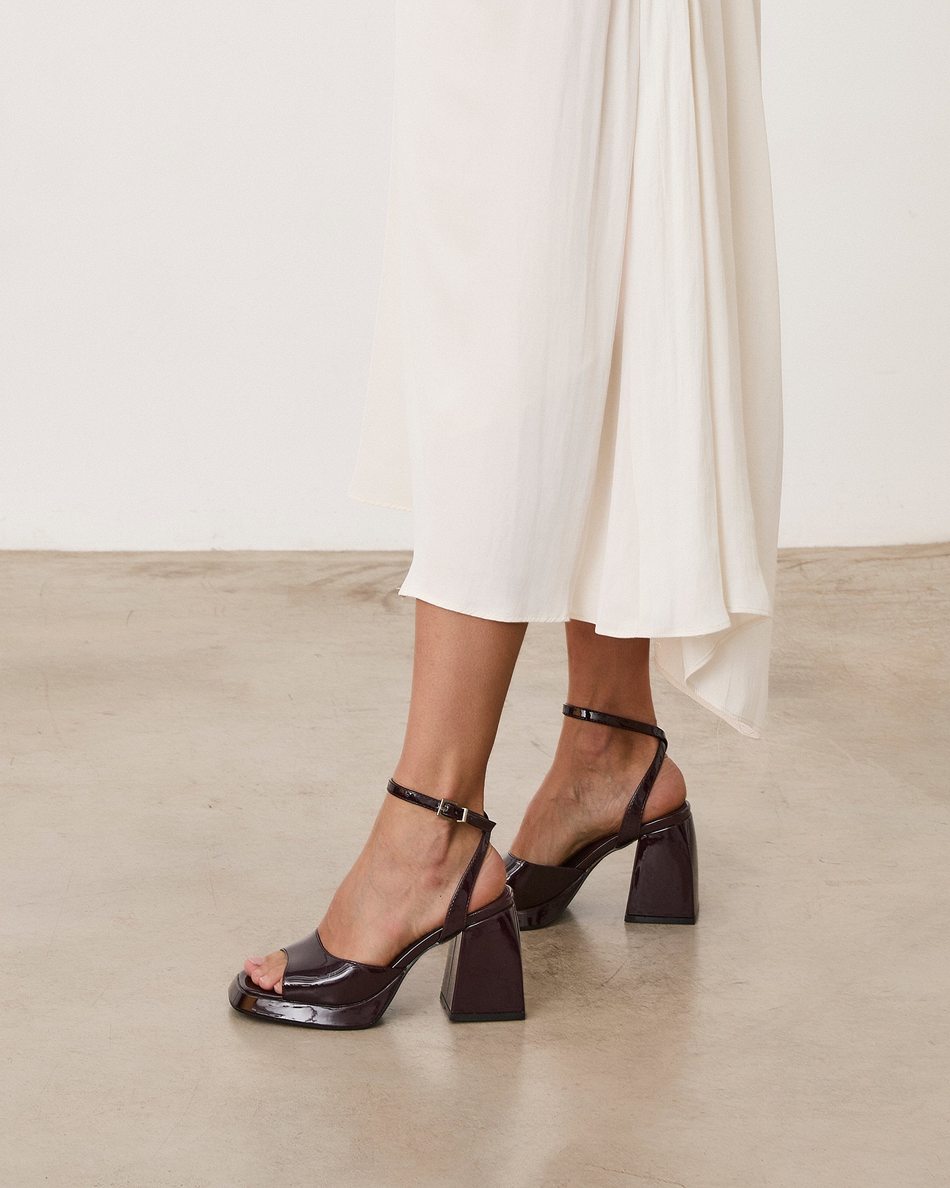 Mim shoes Sandalia de tacón SAIK BURDEOS