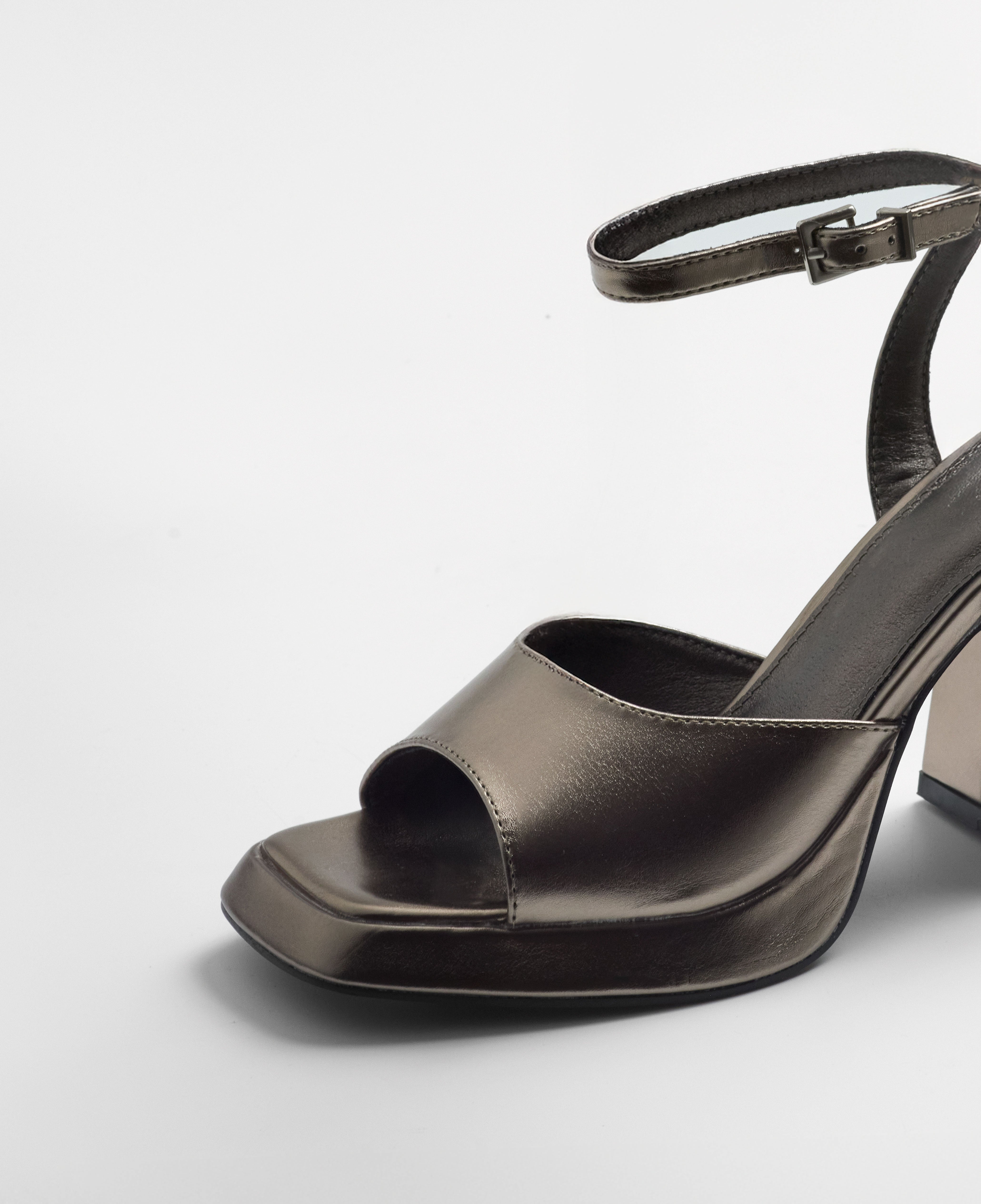 Mim shoes Sandalia de tacón SAIK METALIZADO