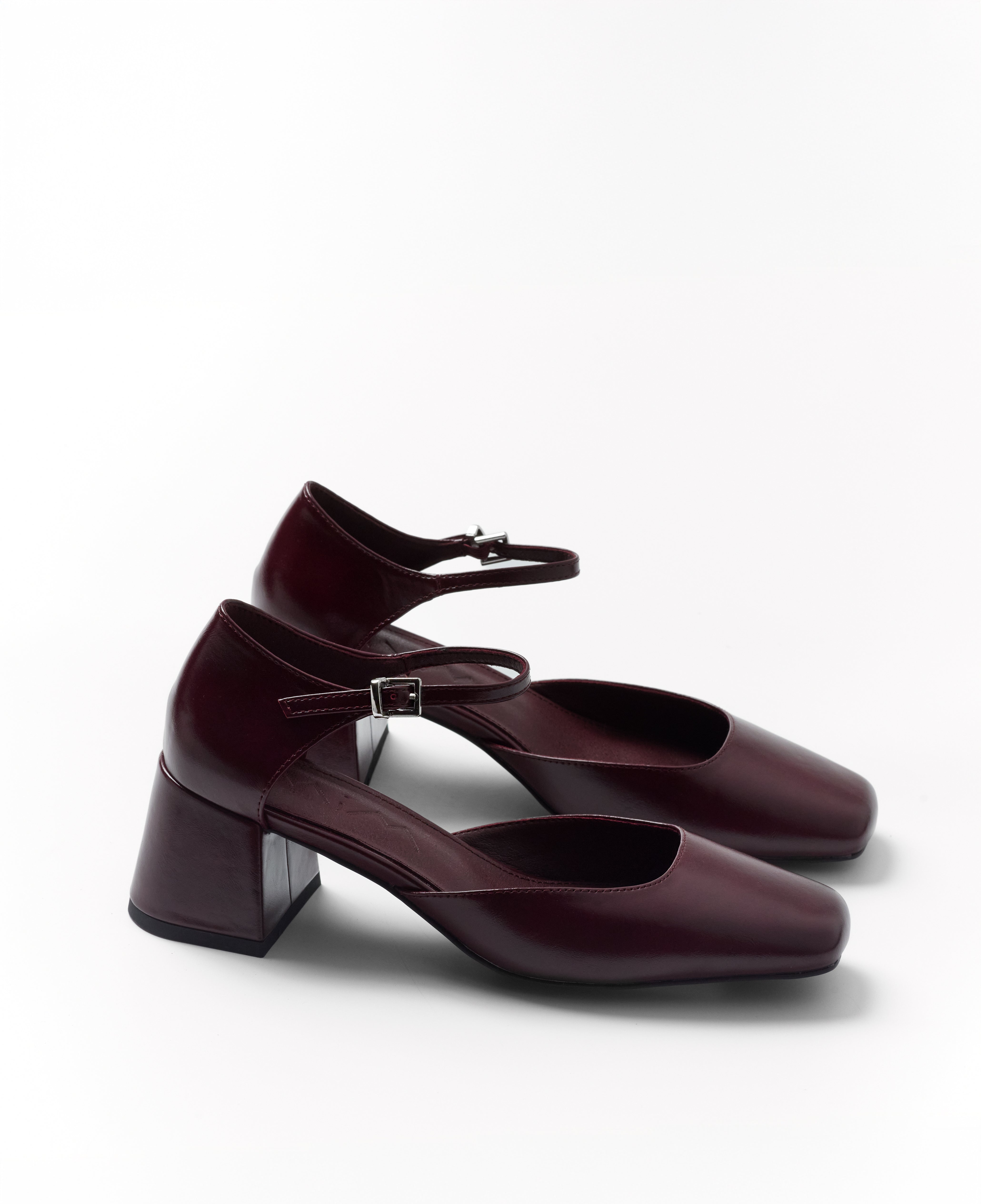 Mim shoes Tacón cerrado AMELIA BURDEOS