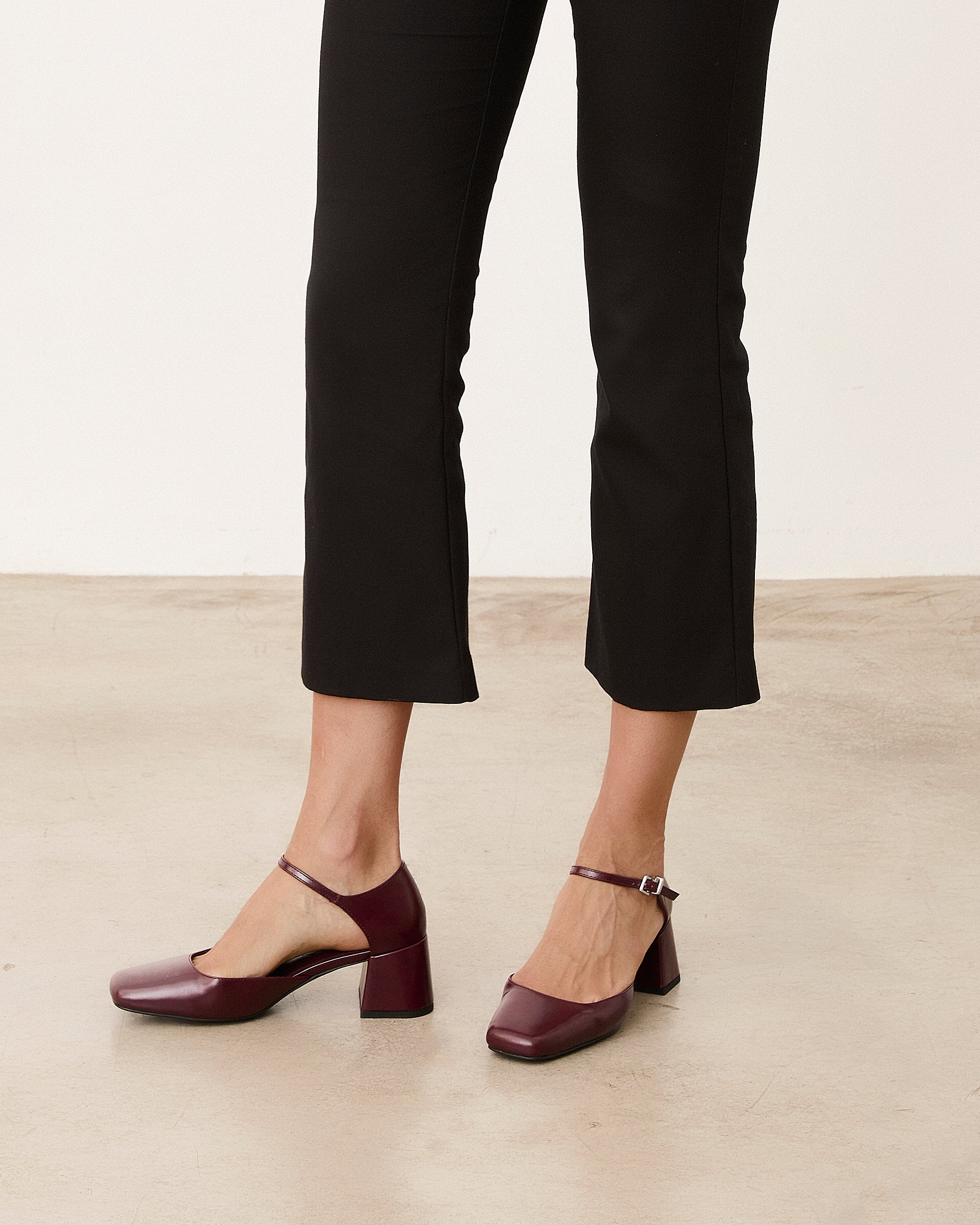 Mim shoes Tacón cerrado AMELIA BURDEOS