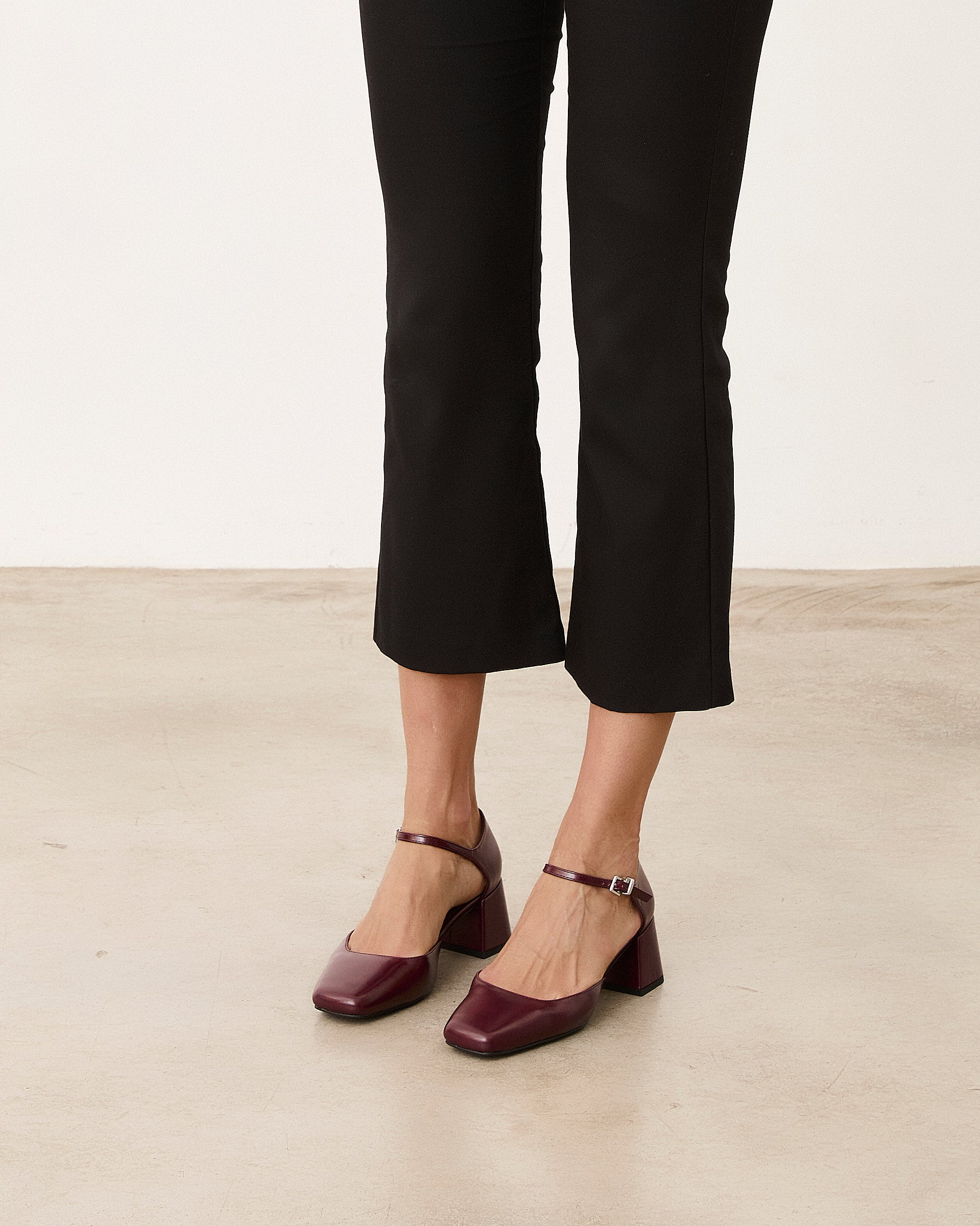 Mim shoes Tacón cerrado AMELIA BURDEOS