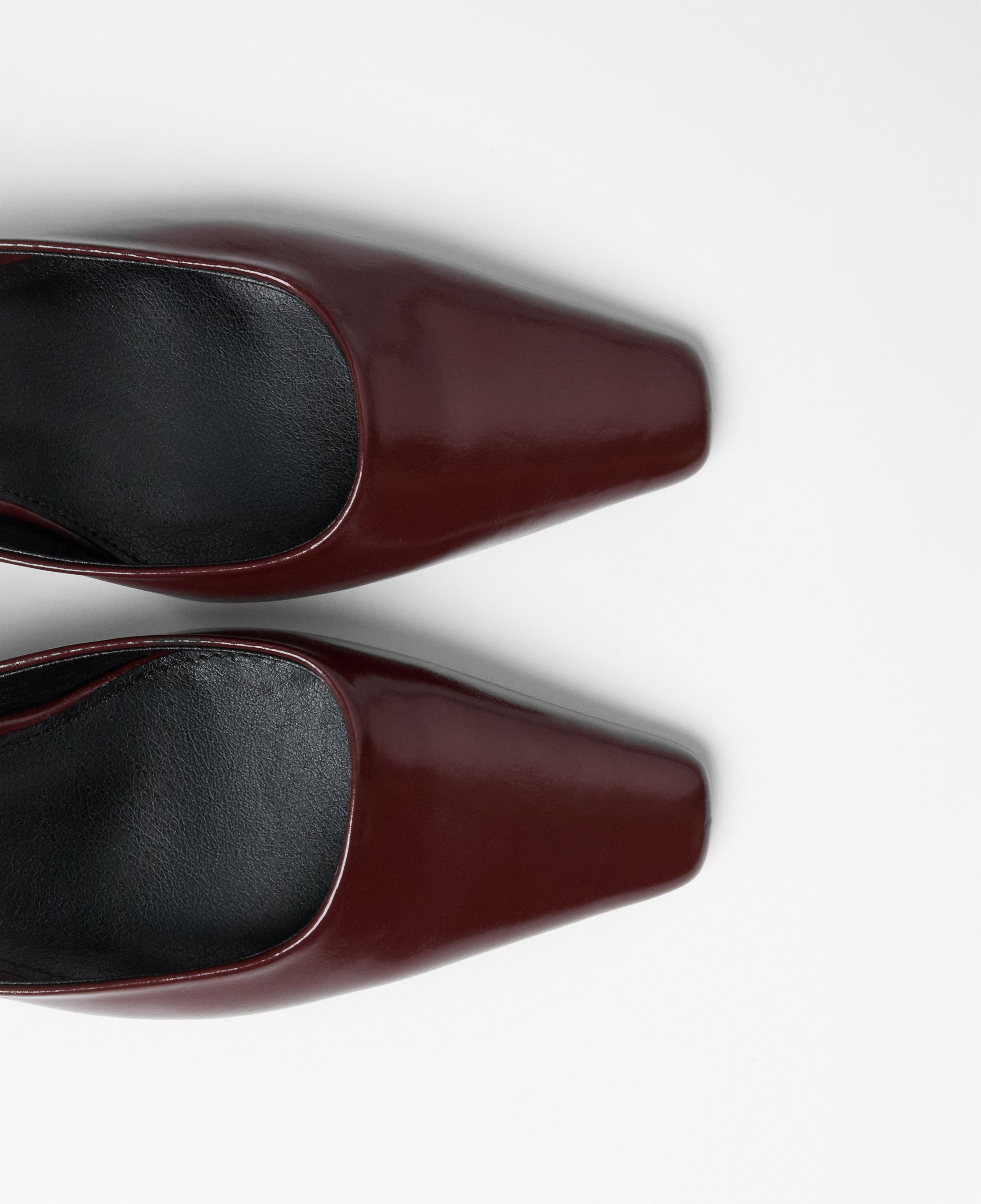 Mim shoes Tacón cerrado KOKO BURDEOS