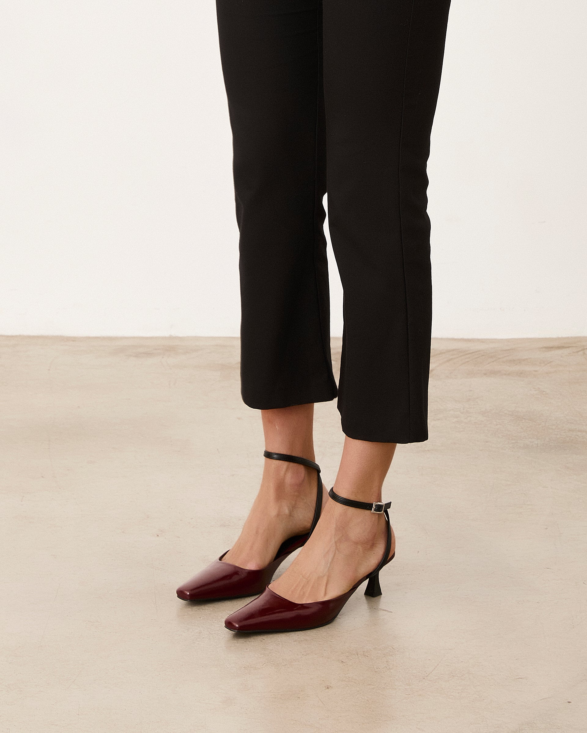 Mim shoes Tacón cerrado KOKO BURDEOS