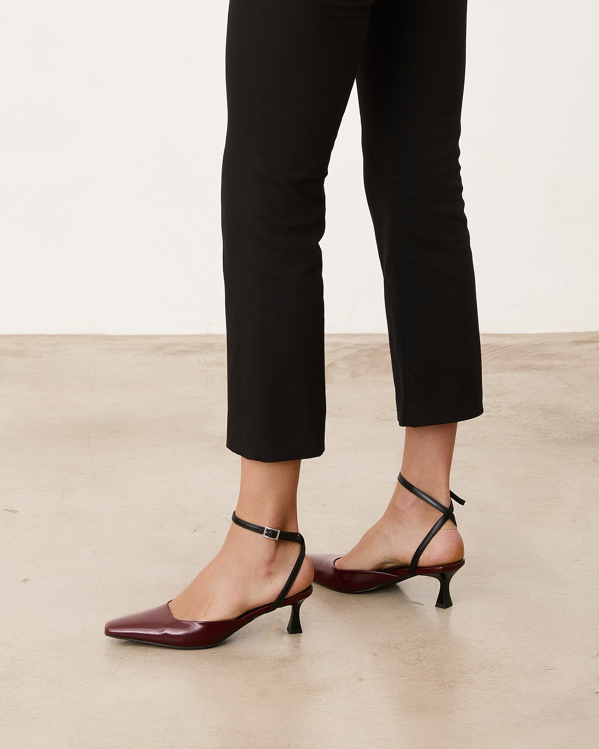 Mim shoes Tacón cerrado KOKO BURDEOS