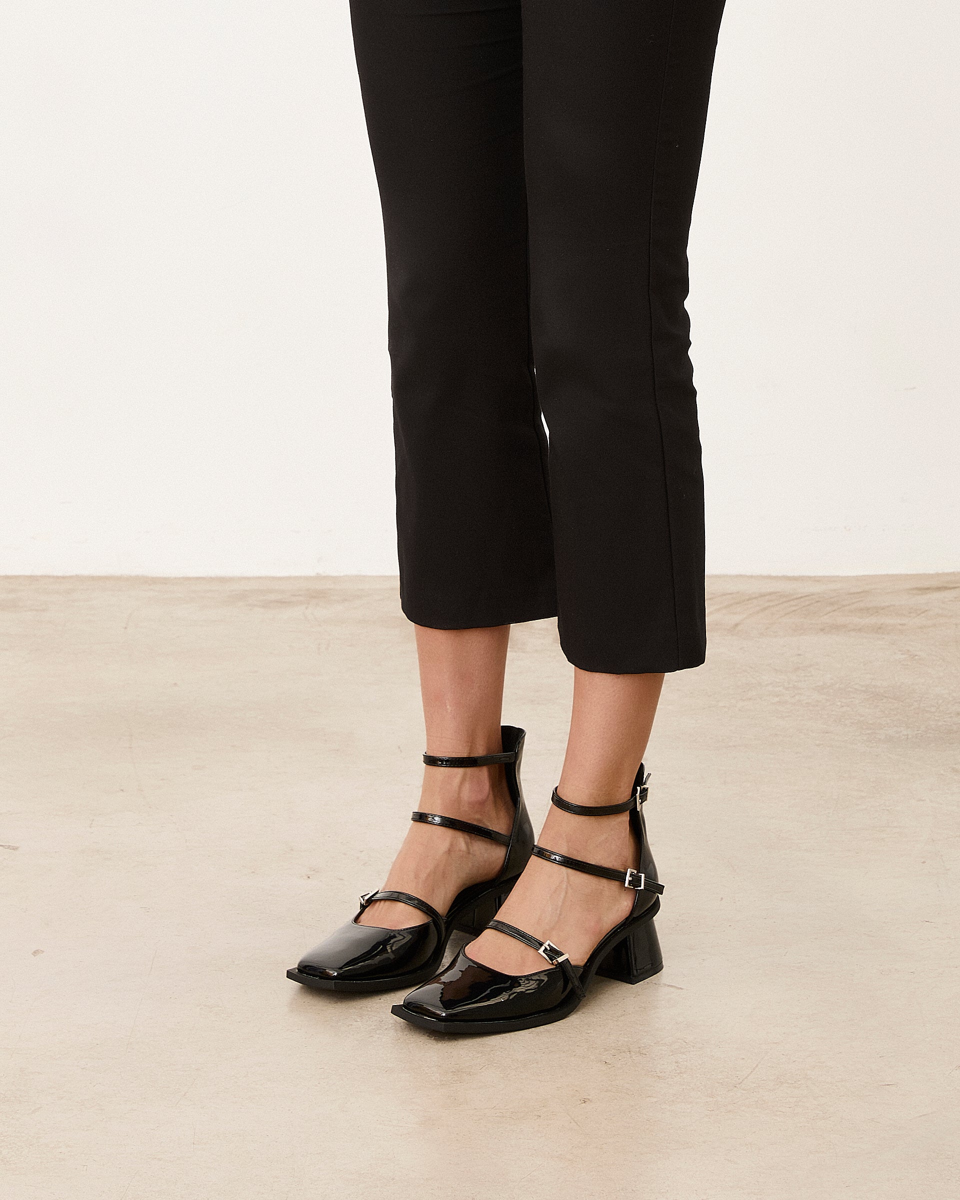 MIM Tacón cerrado PALY NEGRO