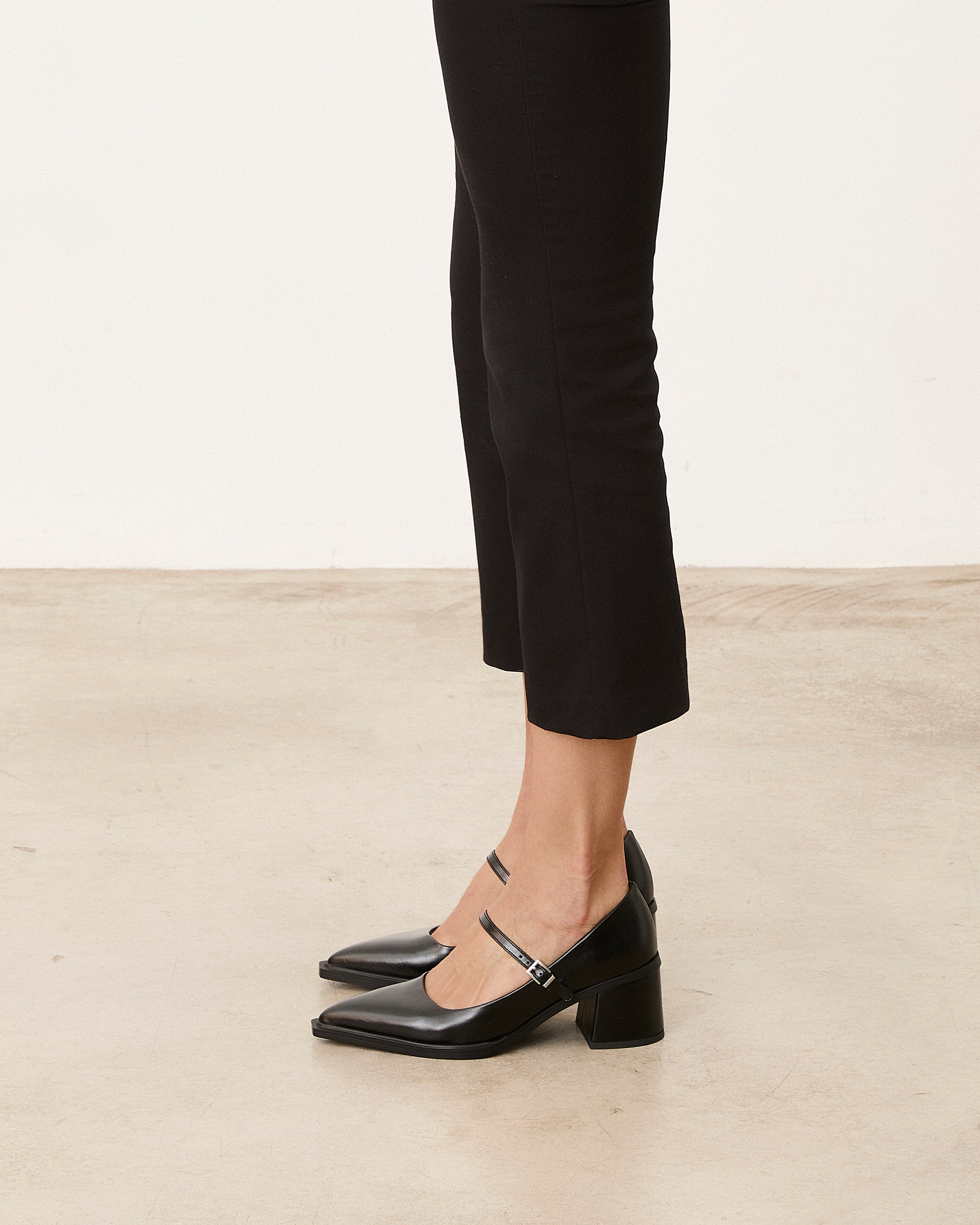 MIM Tacón cerrado RACHEL NEGRO