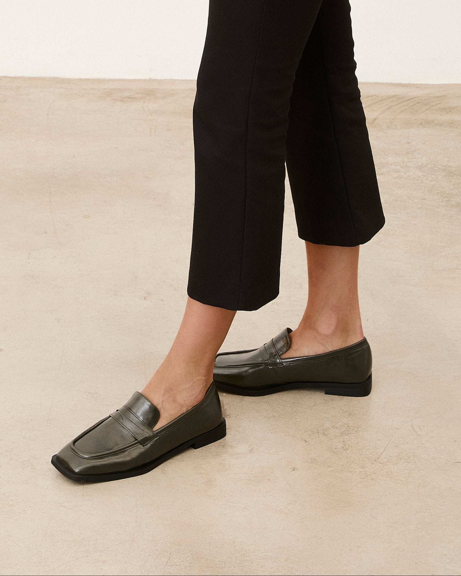 MIM Tacón cerrado ROGER KAKI