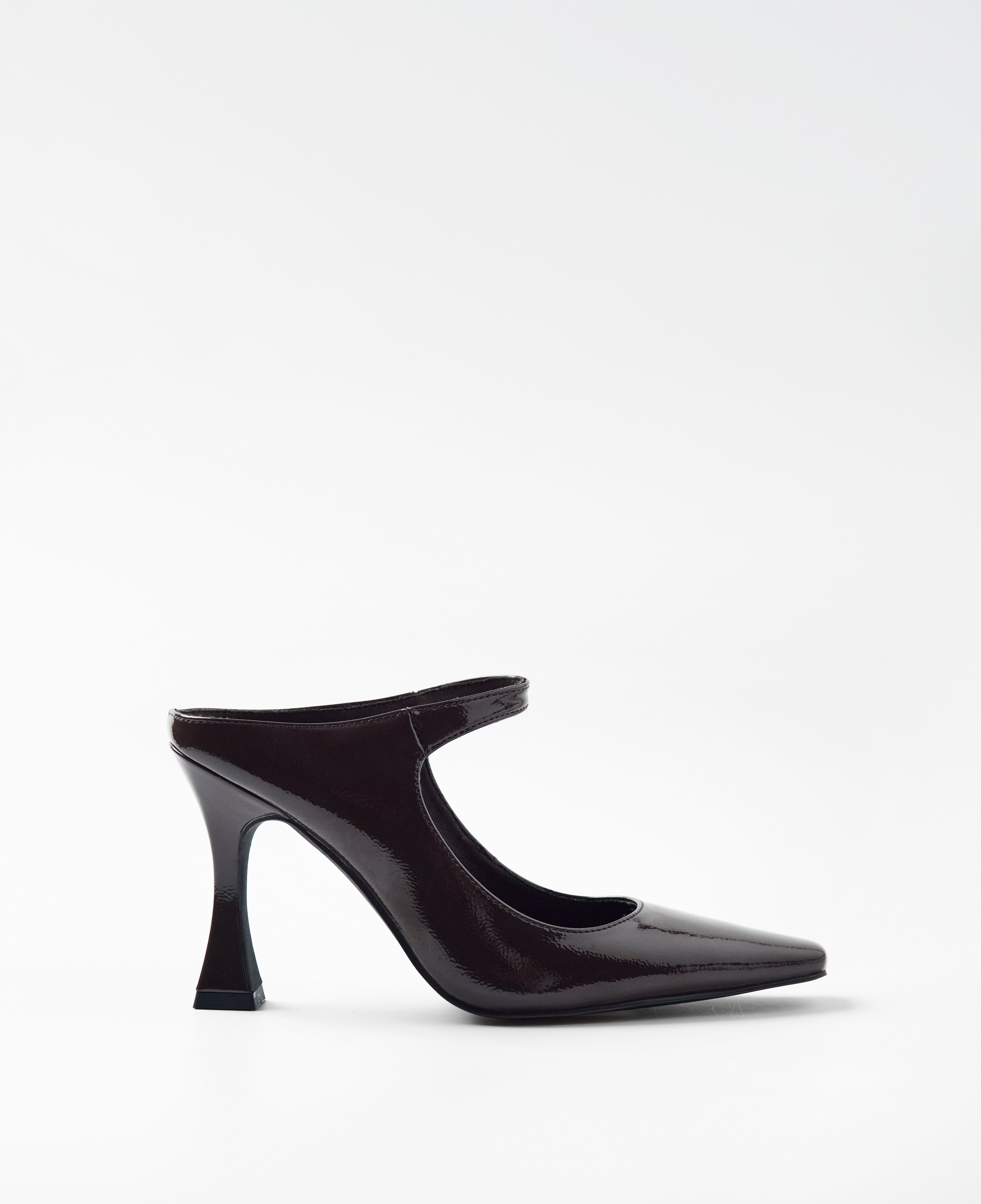 MIM Tacón cerrado TESS CHOCOLATE