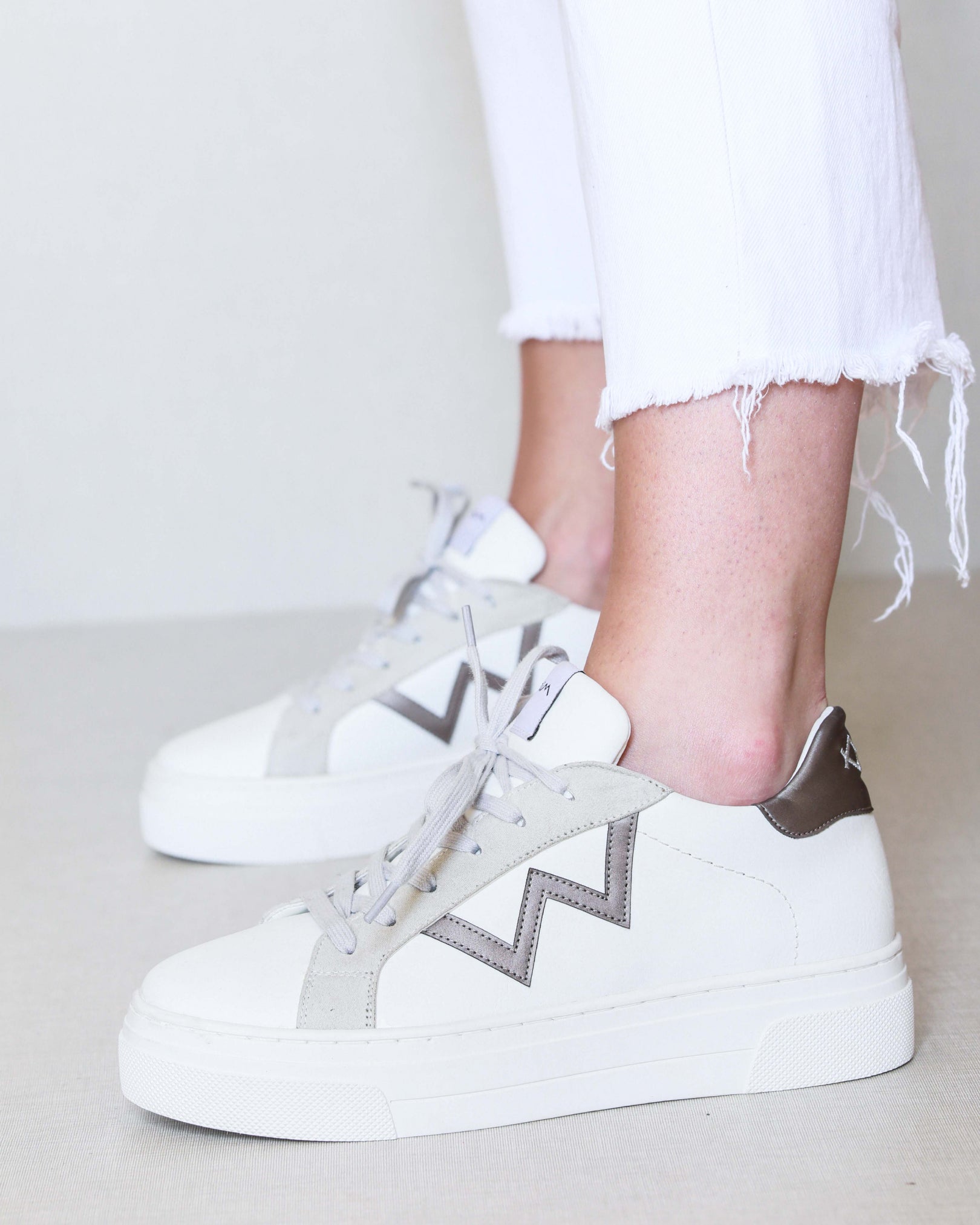 MIM Zapatilla ZELDA GRIS