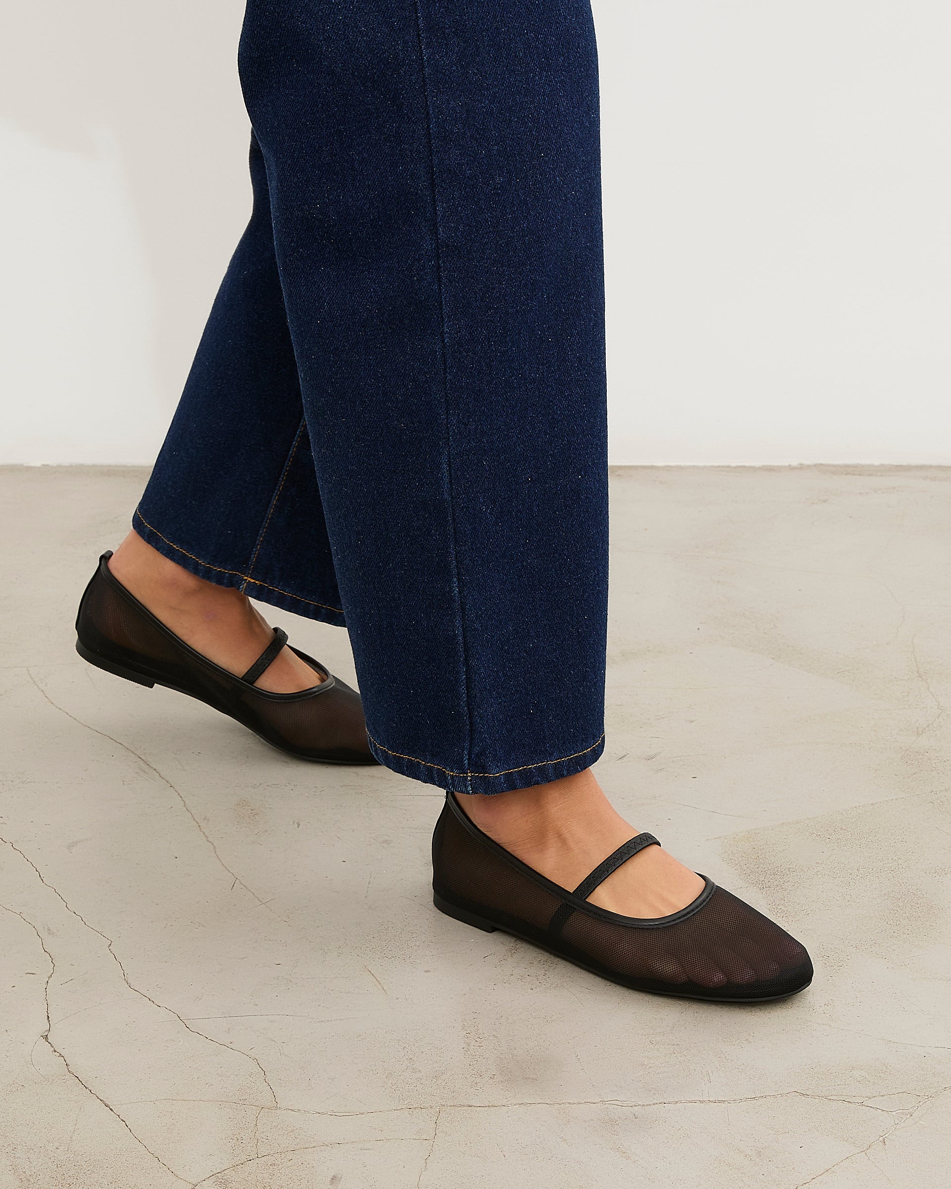 MIM Zapato cerrado Fler Negro